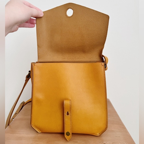 Madewell Brisbane Crossbody Bag - Picture 4 of 14